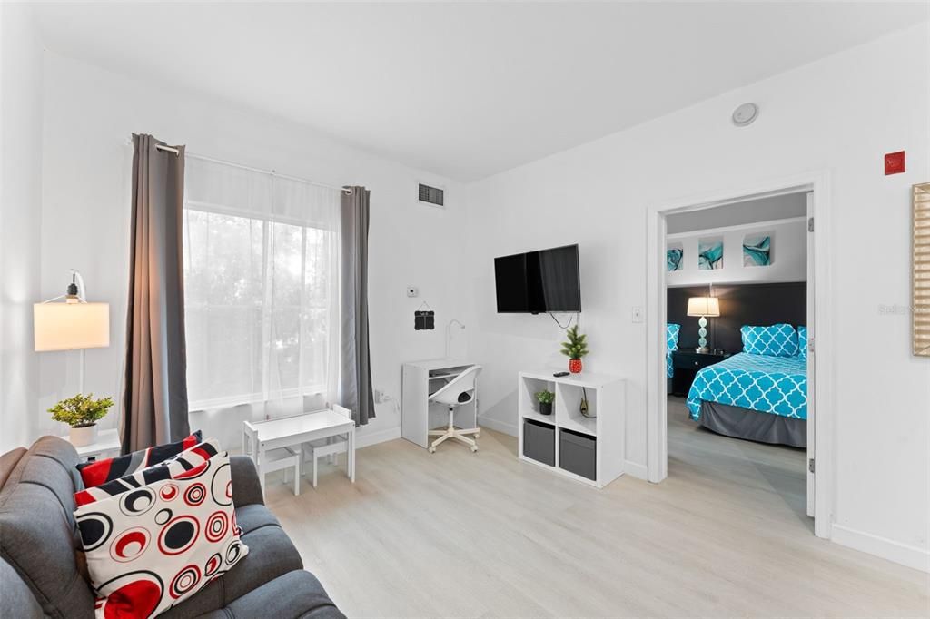 待售: $118,000 (1 贝兹, 1 浴室, 547 平方英尺)