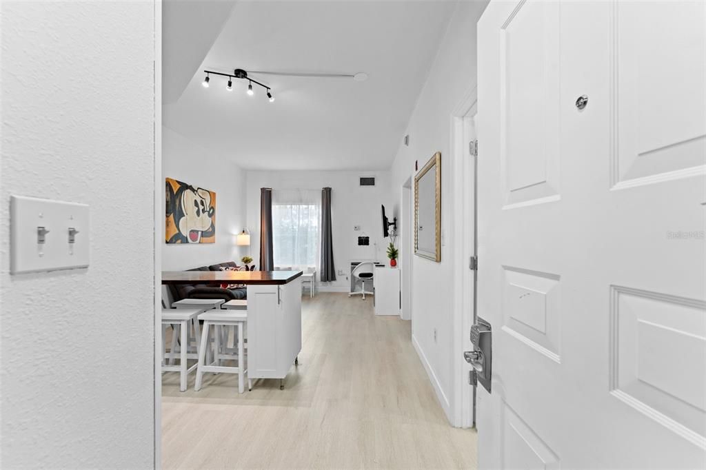 待售: $118,000 (1 贝兹, 1 浴室, 547 平方英尺)