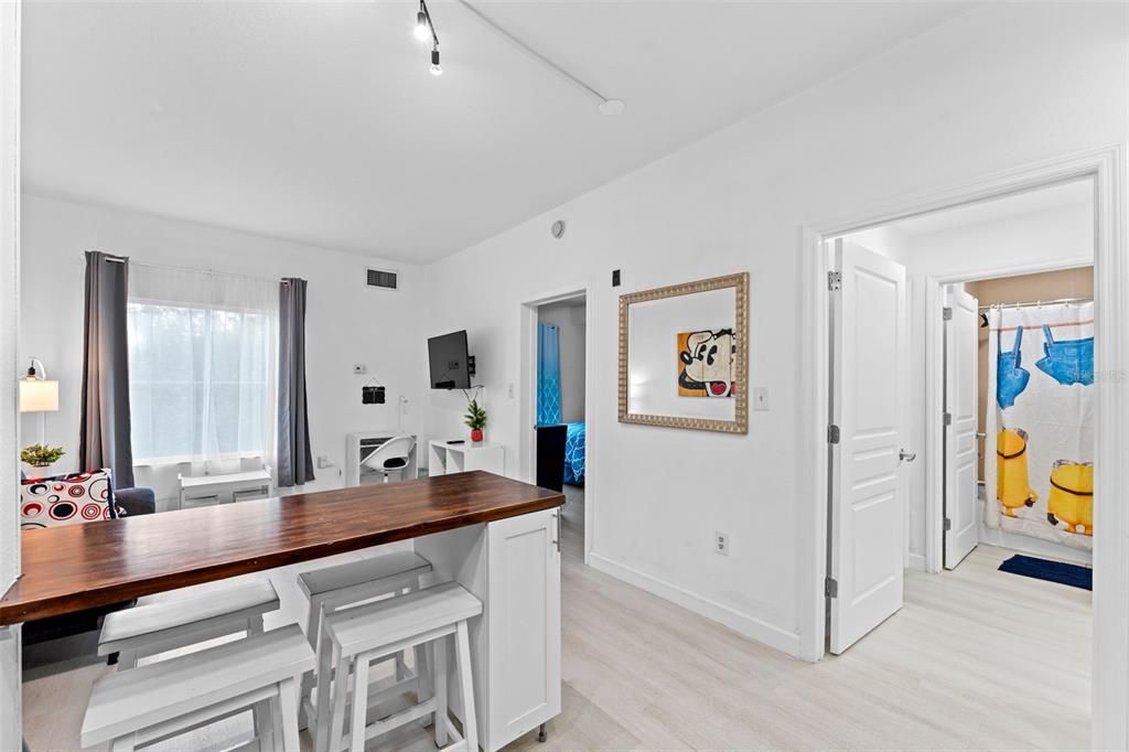 待售: $118,000 (1 贝兹, 1 浴室, 547 平方英尺)