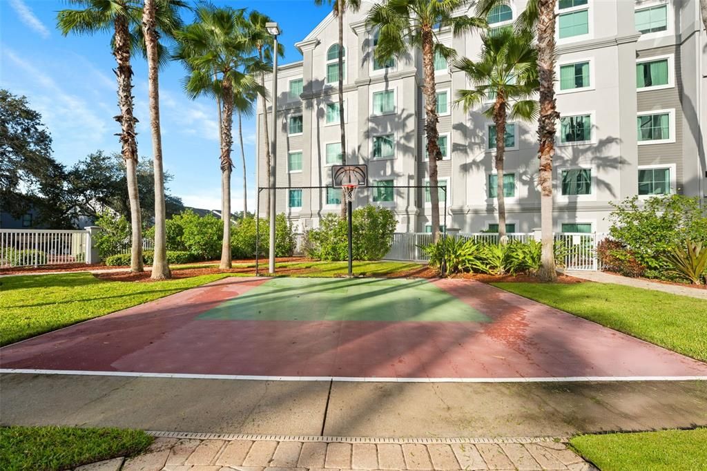 待售: $118,000 (1 贝兹, 1 浴室, 547 平方英尺)