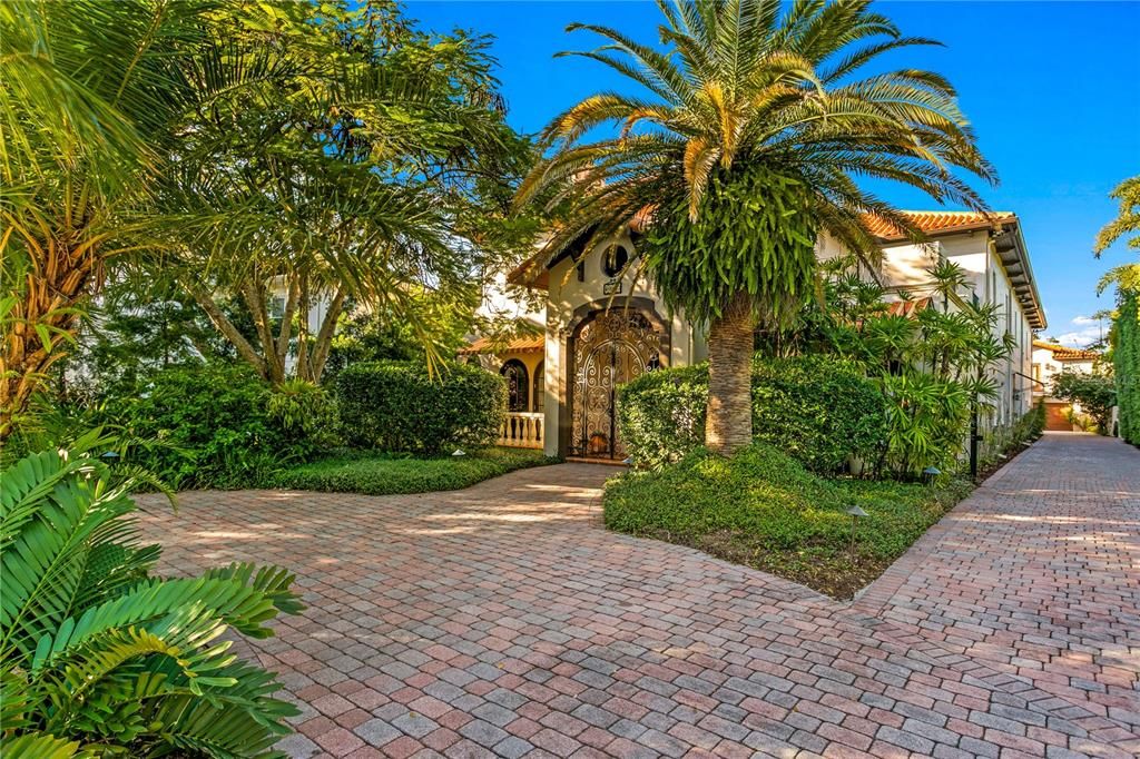 En Venta: $3,200,000 (4 camas, 4 baños, 5930 Pies cuadrados)