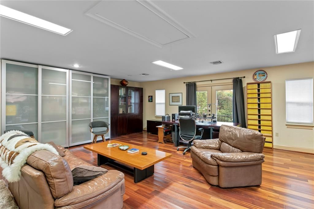 En Venta: $3,200,000 (4 camas, 4 baños, 5930 Pies cuadrados)