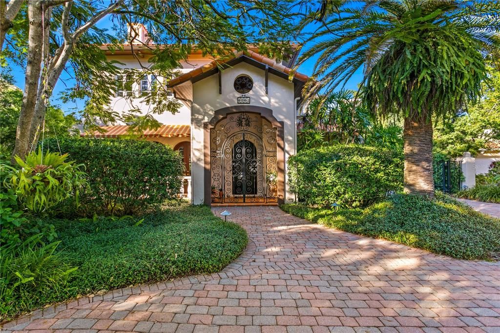 En Venta: $3,200,000 (4 camas, 4 baños, 5930 Pies cuadrados)