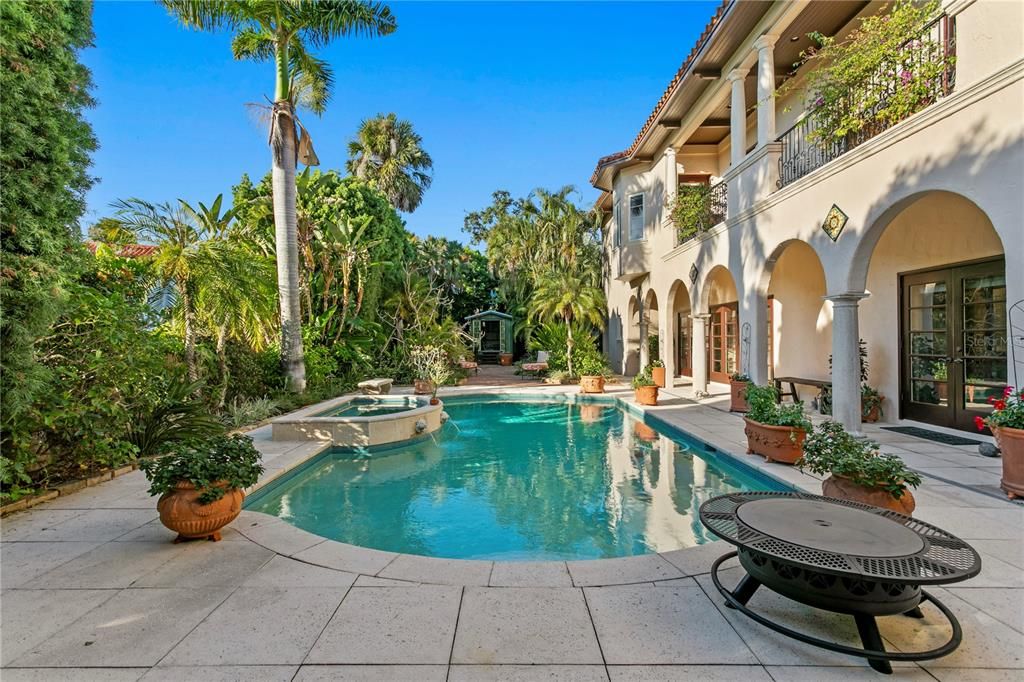 En Venta: $3,200,000 (4 camas, 4 baños, 5930 Pies cuadrados)