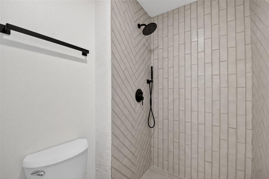 Active With Contract: $394,900 (4 beds, 2 baths, 2021 Square Feet)