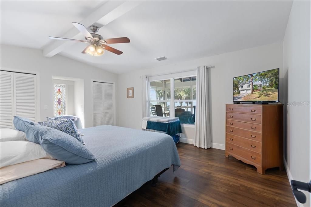 For Sale: $937,700 (3 beds, 2 baths, 2612 Square Feet)