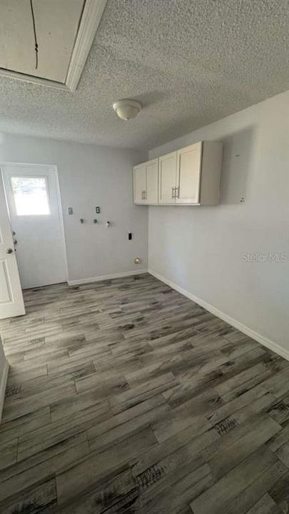 Active With Contract: $279,500 (3 beds, 2 baths, 1350 Square Feet)
