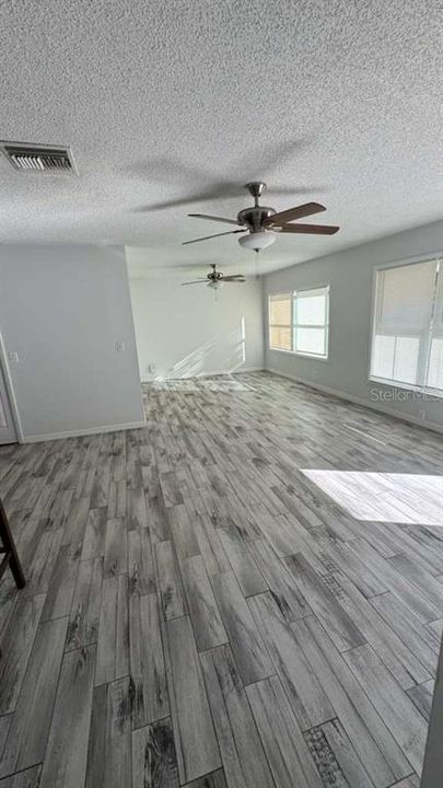 Active With Contract: $279,500 (3 beds, 2 baths, 1350 Square Feet)