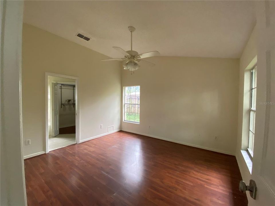 For Sale: $275,000 (3 beds, 2 baths, 1505 Square Feet)