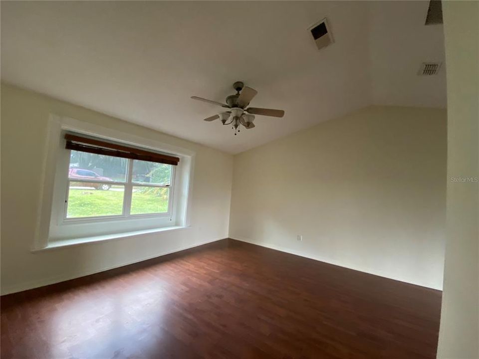 For Sale: $275,000 (3 beds, 2 baths, 1505 Square Feet)