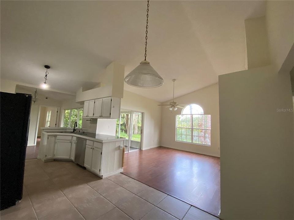 For Sale: $275,000 (3 beds, 2 baths, 1505 Square Feet)