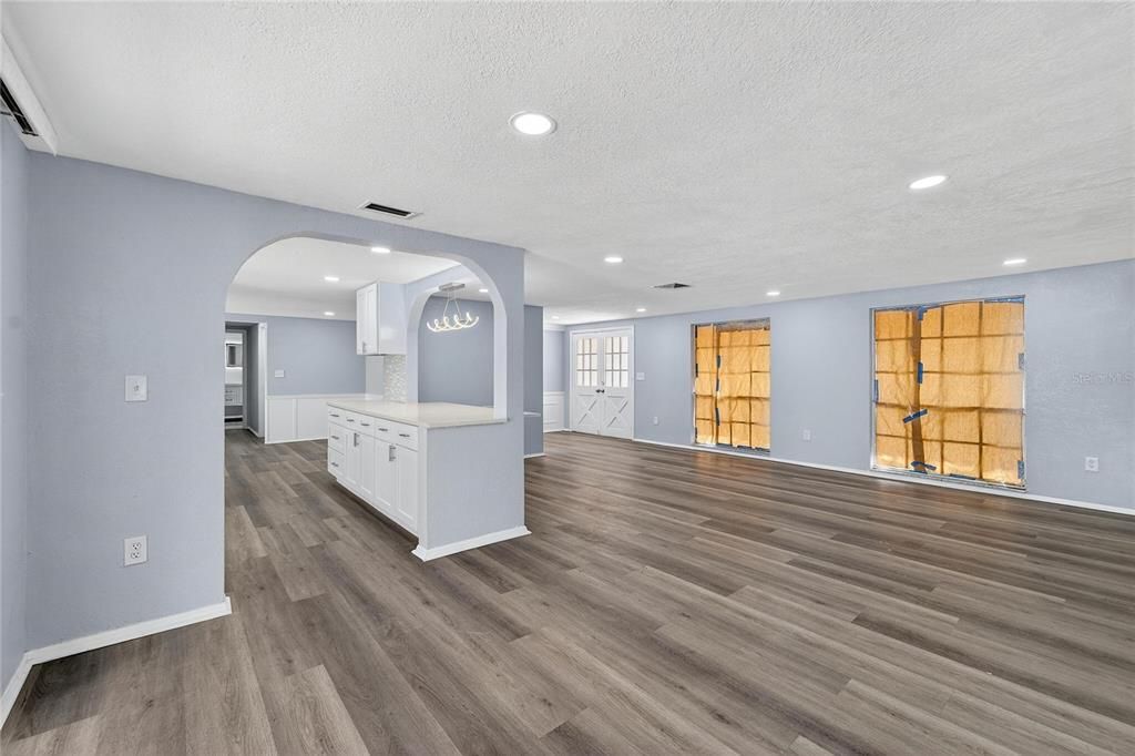 Active With Contract: $365,000 (3 beds, 2 baths, 1711 Square Feet)