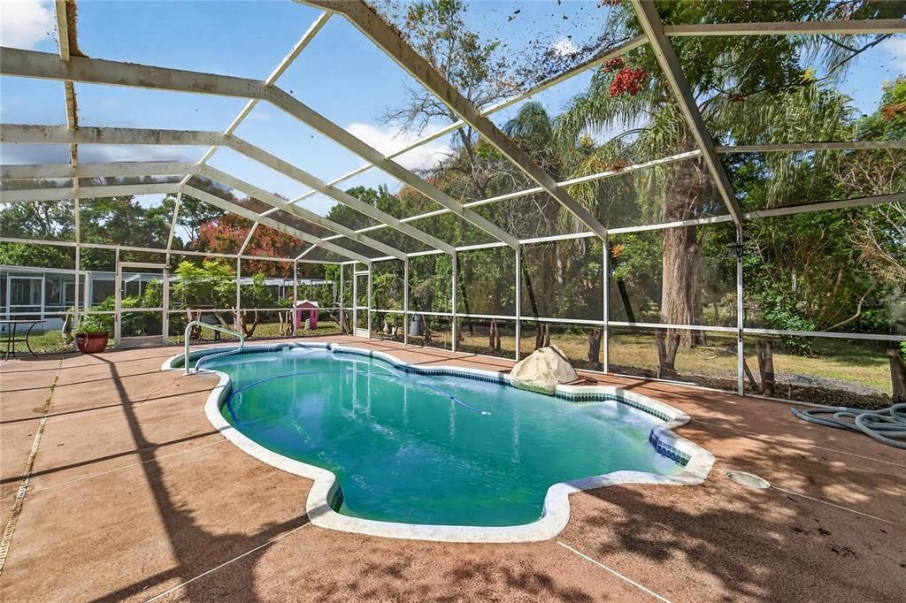 Active With Contract: $365,000 (3 beds, 2 baths, 1711 Square Feet)