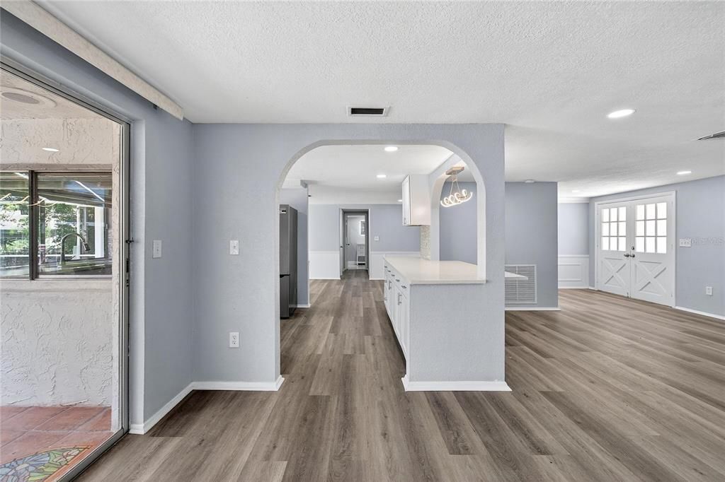 Active With Contract: $365,000 (3 beds, 2 baths, 1711 Square Feet)