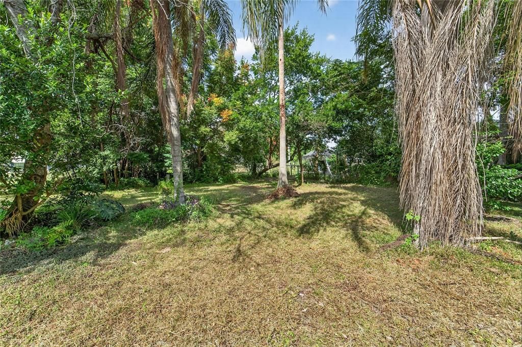 Active With Contract: $365,000 (3 beds, 2 baths, 1711 Square Feet)