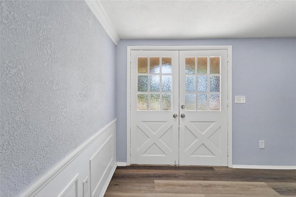 Active With Contract: $365,000 (3 beds, 2 baths, 1711 Square Feet)