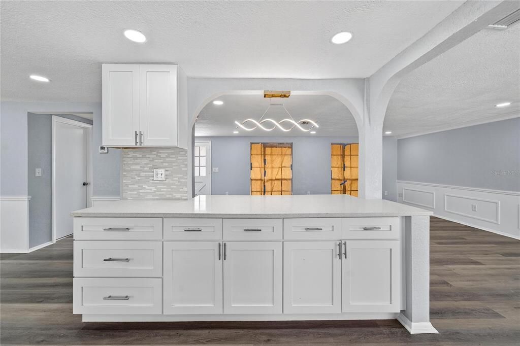 Active With Contract: $365,000 (3 beds, 2 baths, 1711 Square Feet)