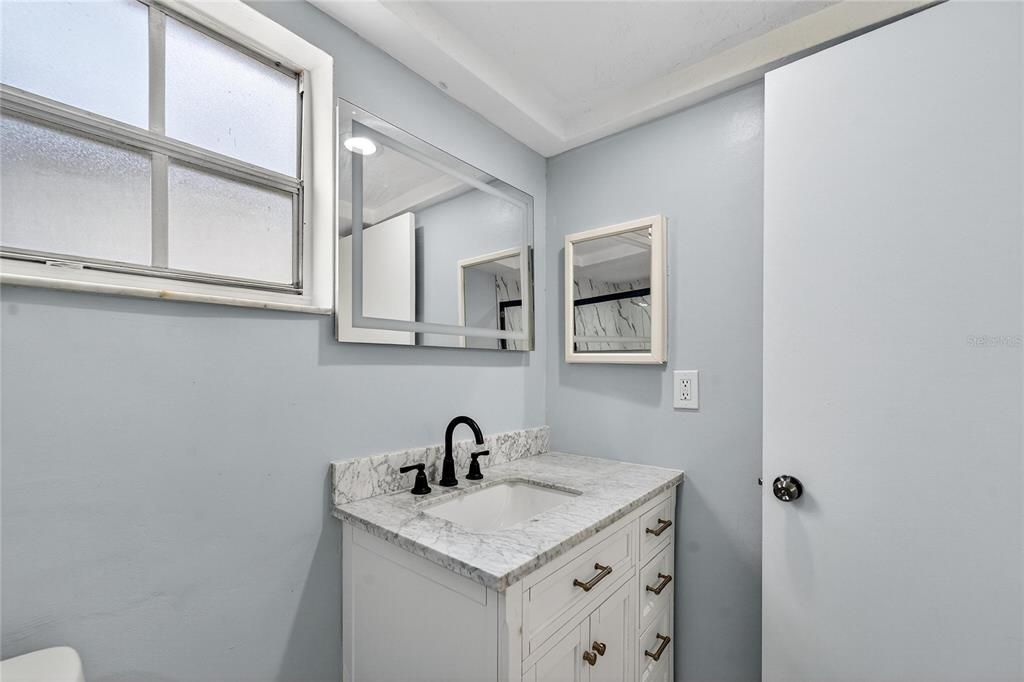 Active With Contract: $365,000 (3 beds, 2 baths, 1711 Square Feet)