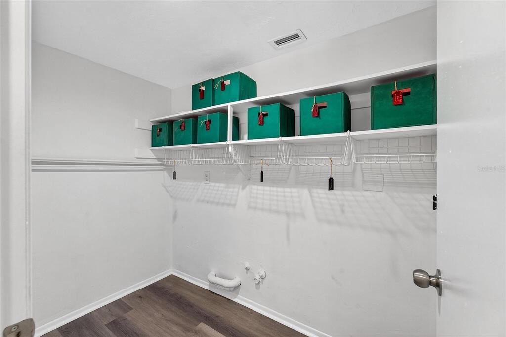 Active With Contract: $365,000 (3 beds, 2 baths, 1711 Square Feet)