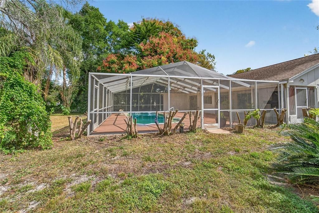 Active With Contract: $365,000 (3 beds, 2 baths, 1711 Square Feet)