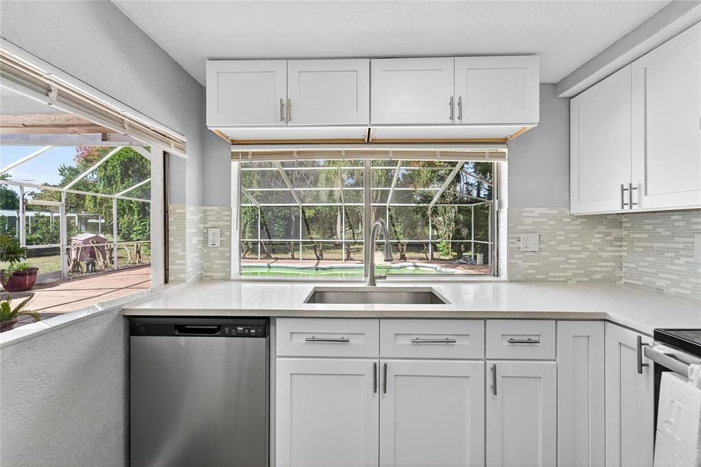 Active With Contract: $365,000 (3 beds, 2 baths, 1711 Square Feet)