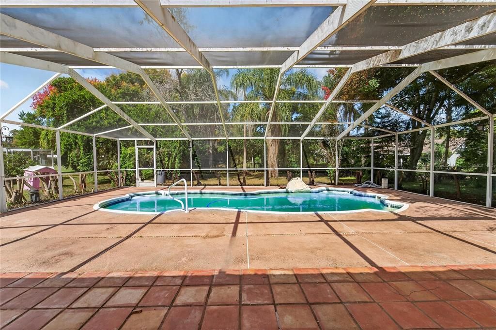 Active With Contract: $365,000 (3 beds, 2 baths, 1711 Square Feet)