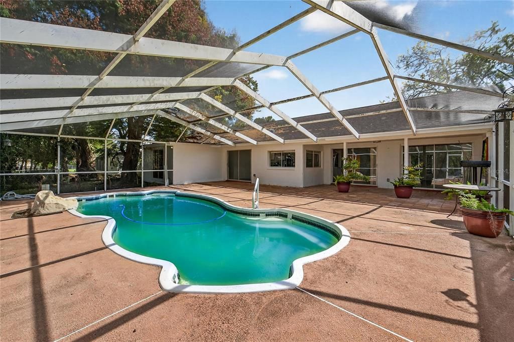 Active With Contract: $365,000 (3 beds, 2 baths, 1711 Square Feet)