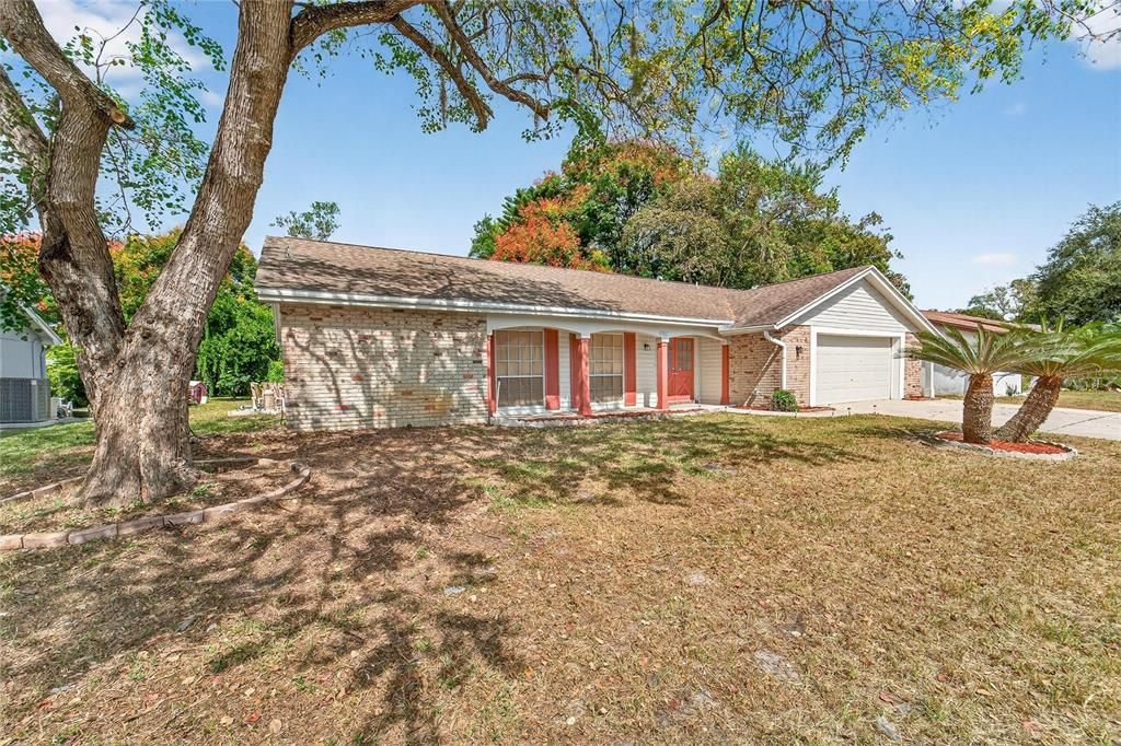 Active With Contract: $365,000 (3 beds, 2 baths, 1711 Square Feet)