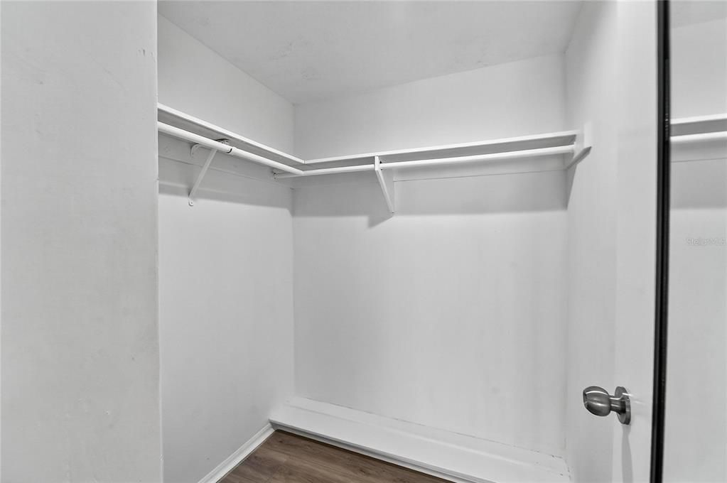 Active With Contract: $365,000 (3 beds, 2 baths, 1711 Square Feet)