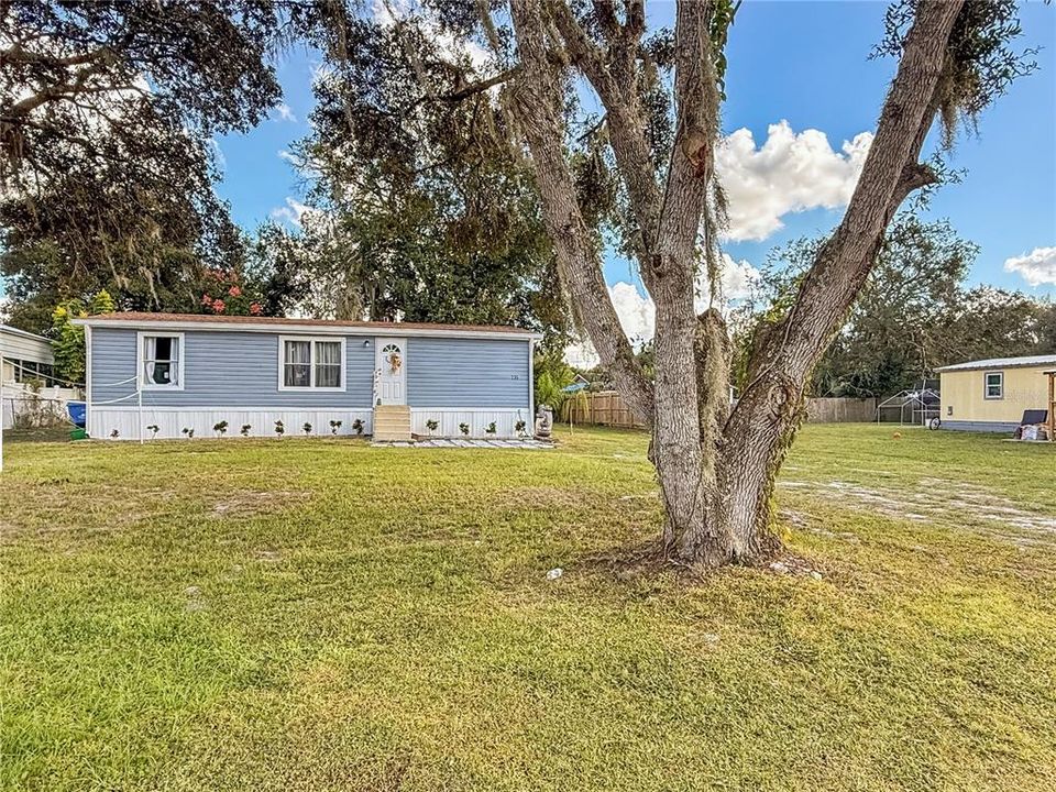 Active With Contract: $199,900 (3 beds, 2 baths, 940 Square Feet)