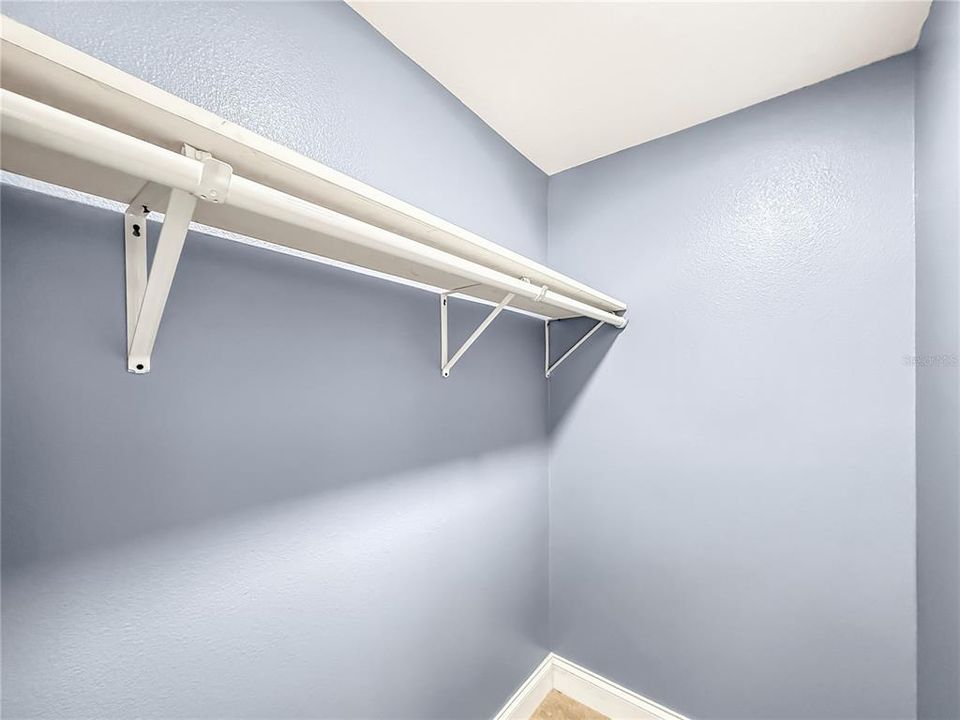 Active With Contract: $199,900 (3 beds, 2 baths, 940 Square Feet)