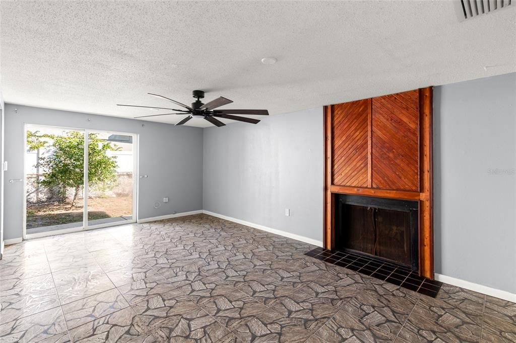 For Sale: $405,000 (3 beds, 1 baths, 1629 Square Feet)