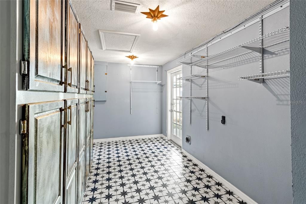 For Sale: $405,000 (3 beds, 1 baths, 1629 Square Feet)