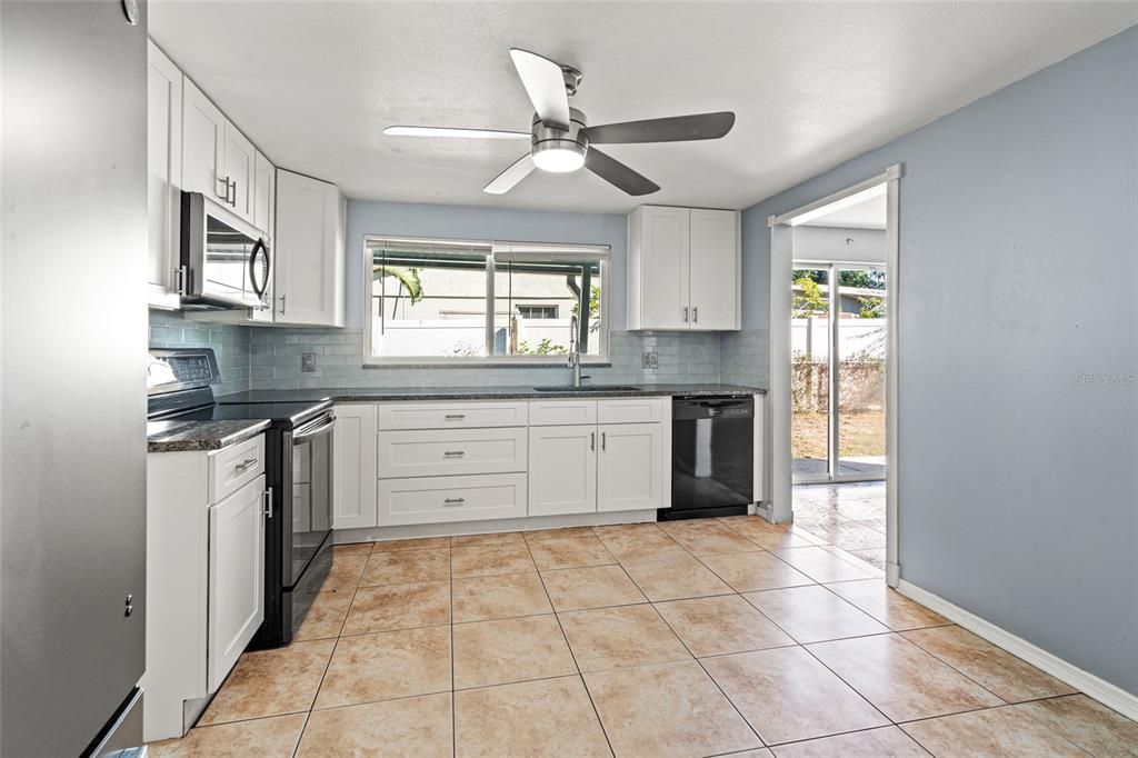For Sale: $405,000 (3 beds, 1 baths, 1629 Square Feet)