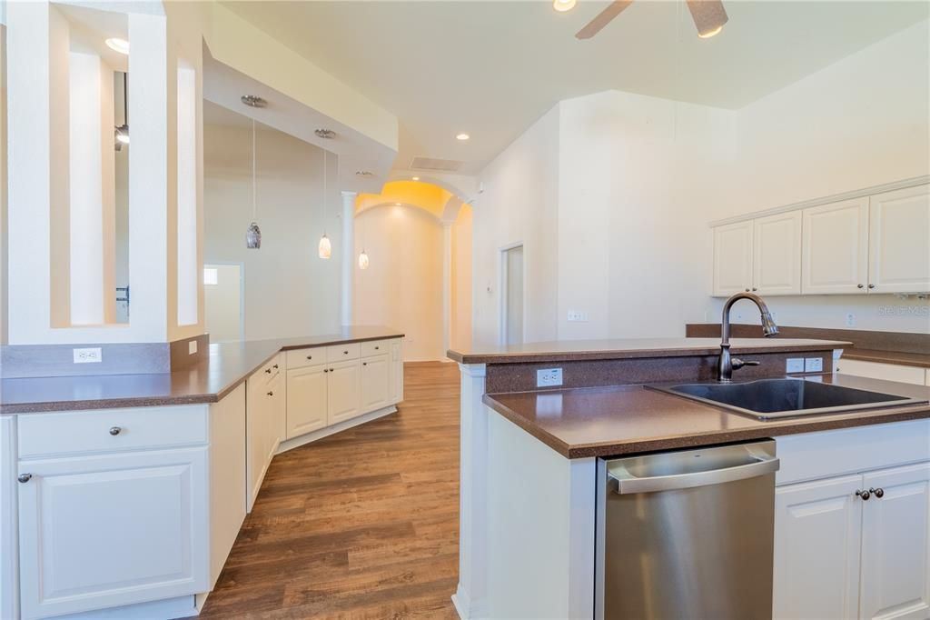 For Sale: $435,000 (3 beds, 2 baths, 2951 Square Feet)