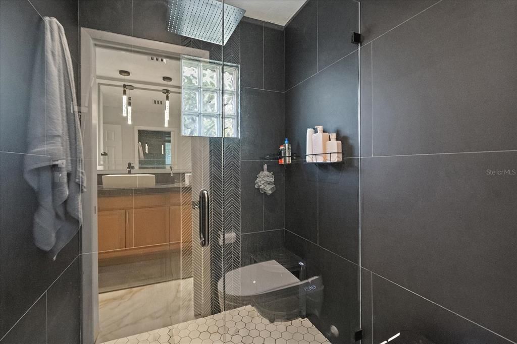 For Sale: $575,000 (3 beds, 2 baths, 1877 Square Feet)