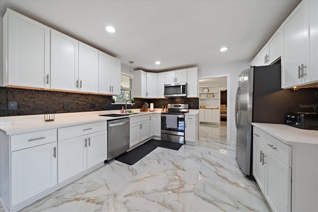 For Sale: $575,000 (3 beds, 2 baths, 1877 Square Feet)