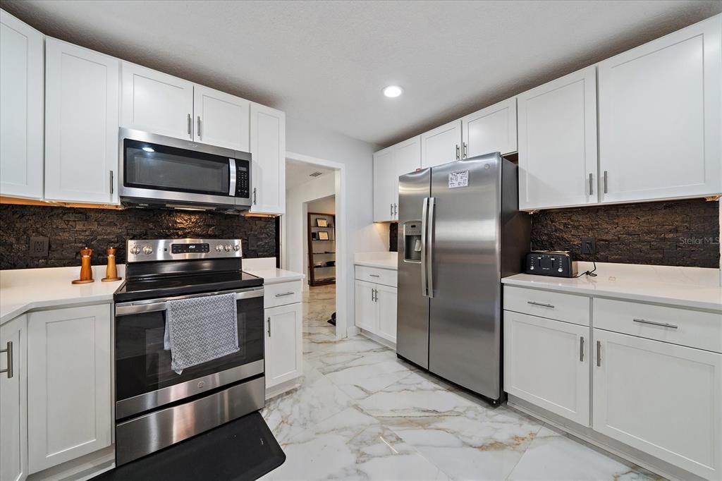 For Sale: $575,000 (3 beds, 2 baths, 1877 Square Feet)