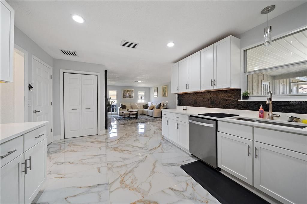 For Sale: $575,000 (3 beds, 2 baths, 1877 Square Feet)