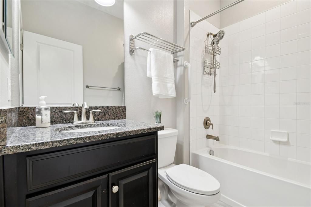 Под контрактом: $370,000 (3 спален, 2 ванн, 1754 Квадратных фут)