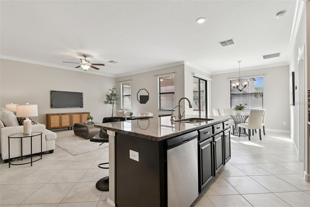 Под контрактом: $370,000 (3 спален, 2 ванн, 1754 Квадратных фут)