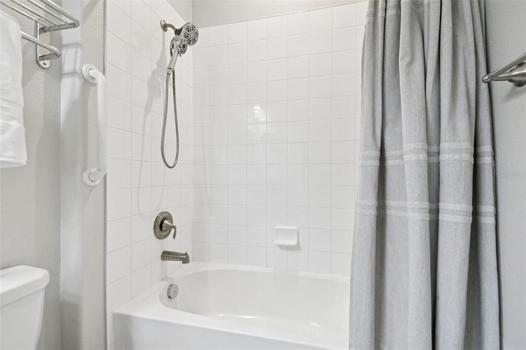 Под контрактом: $370,000 (3 спален, 2 ванн, 1754 Квадратных фут)