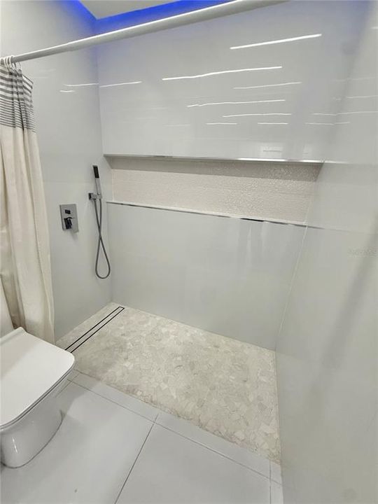 Под контрактом: $325,000 (3 спален, 2 ванн, 1062 Квадратных фут)