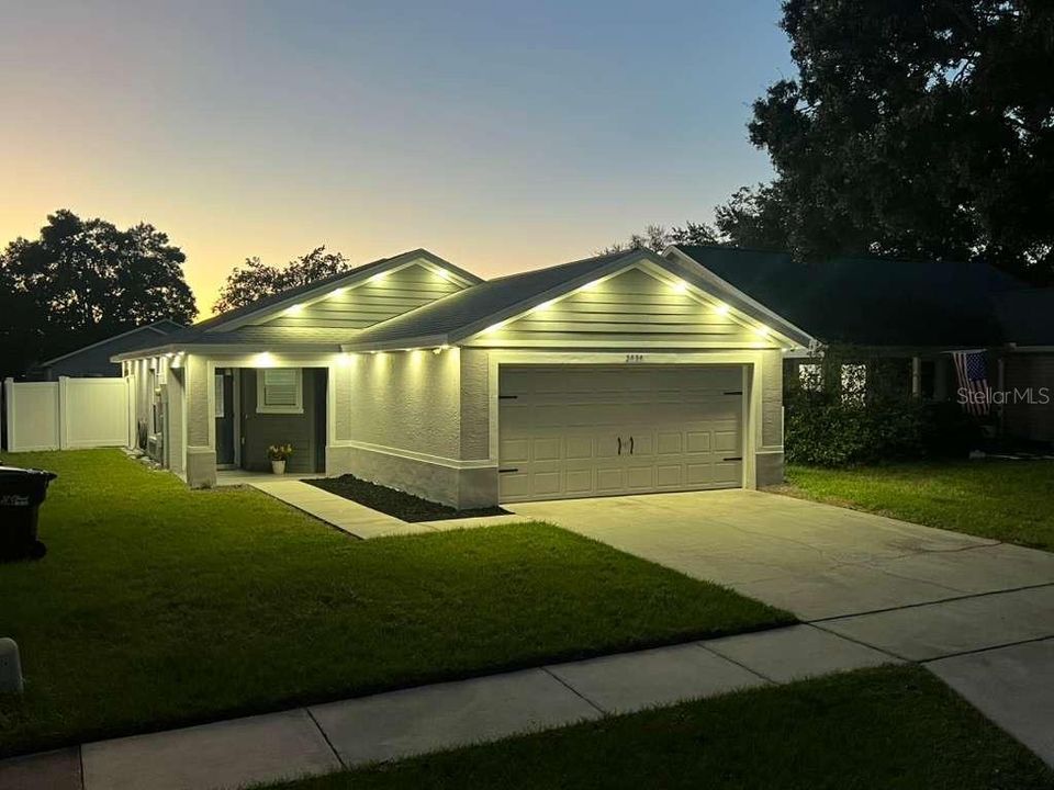 Под контрактом: $325,000 (3 спален, 2 ванн, 1062 Квадратных фут)