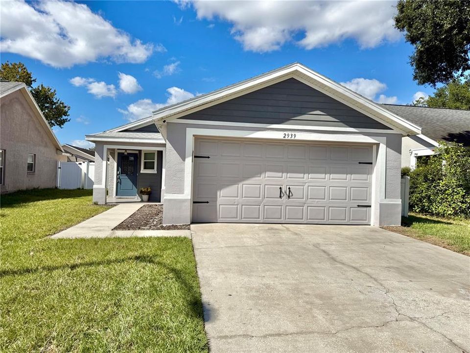 Под контрактом: $325,000 (3 спален, 2 ванн, 1062 Квадратных фут)