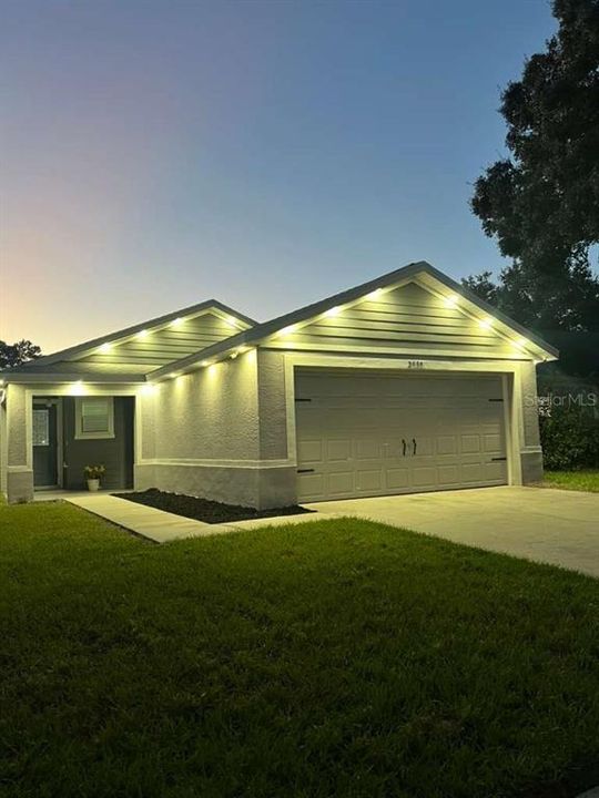 Под контрактом: $325,000 (3 спален, 2 ванн, 1062 Квадратных фут)