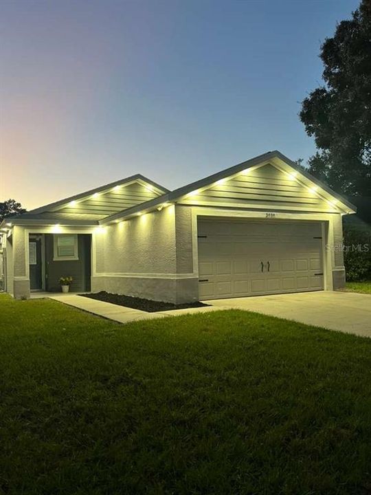 Под контрактом: $325,000 (3 спален, 2 ванн, 1062 Квадратных фут)