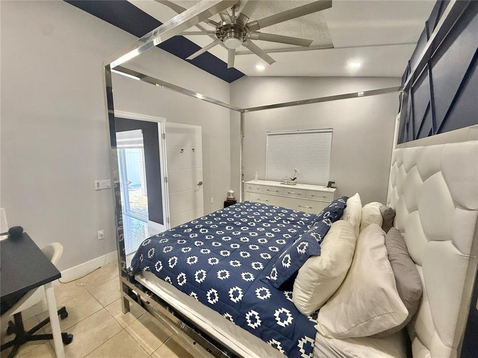 Под контрактом: $325,000 (3 спален, 2 ванн, 1062 Квадратных фут)