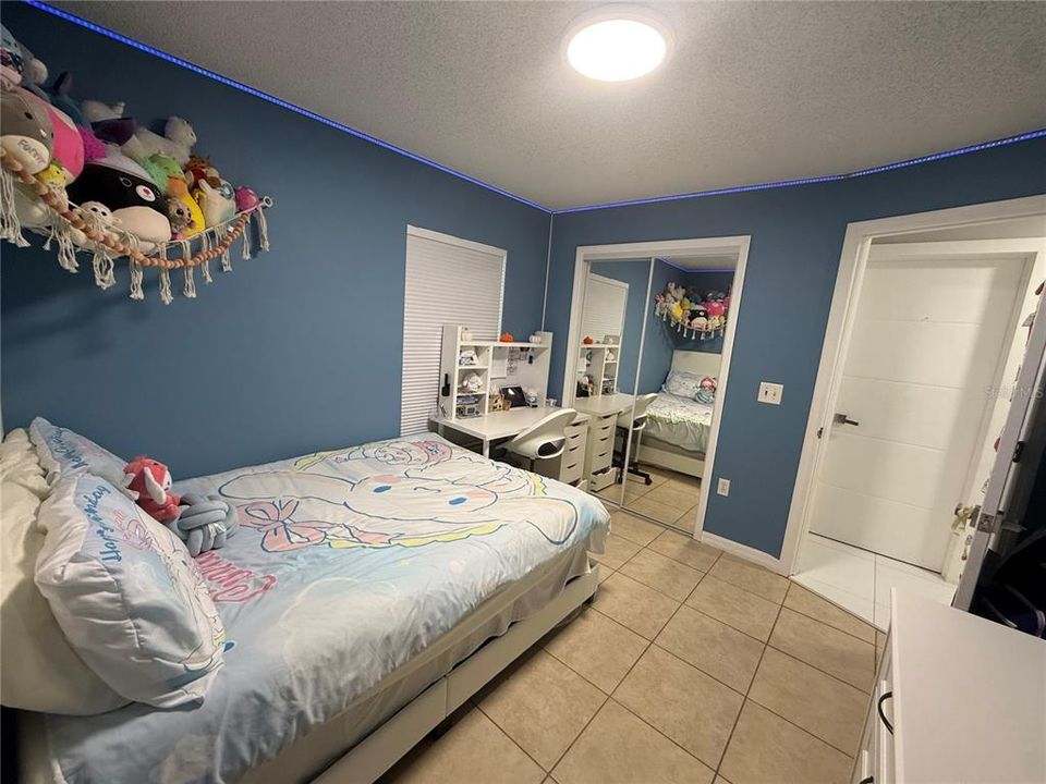 Под контрактом: $325,000 (3 спален, 2 ванн, 1062 Квадратных фут)