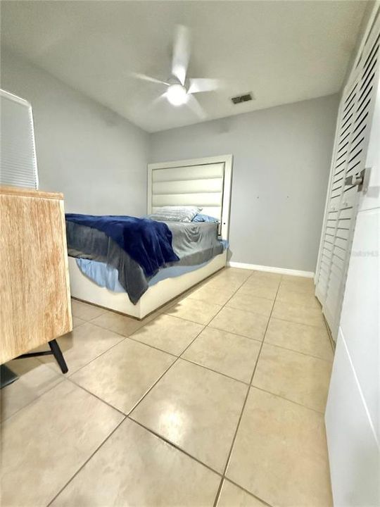 Под контрактом: $325,000 (3 спален, 2 ванн, 1062 Квадратных фут)